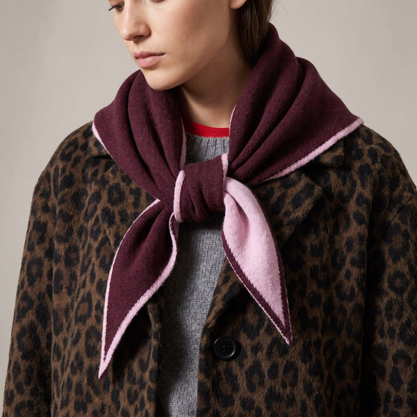 Contrast Trim Triangle Heavyweight Scarf in Berry/Pink